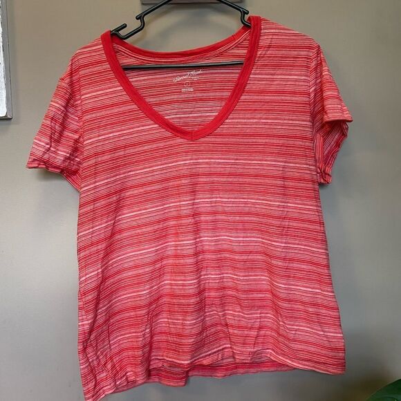Women's Universal Threads Large Red Striped Shirt - Picture 1 of 3